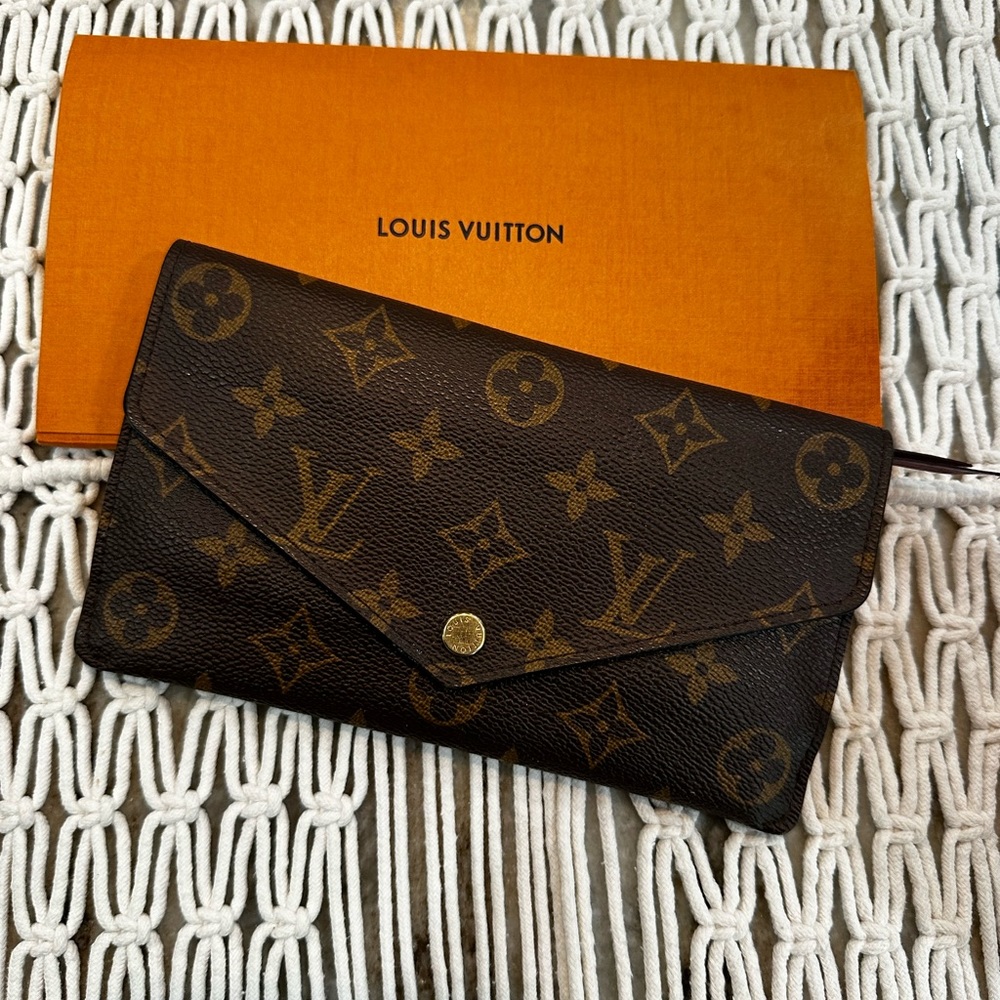 Louis Vuitton Jeanne Monogram Wallet